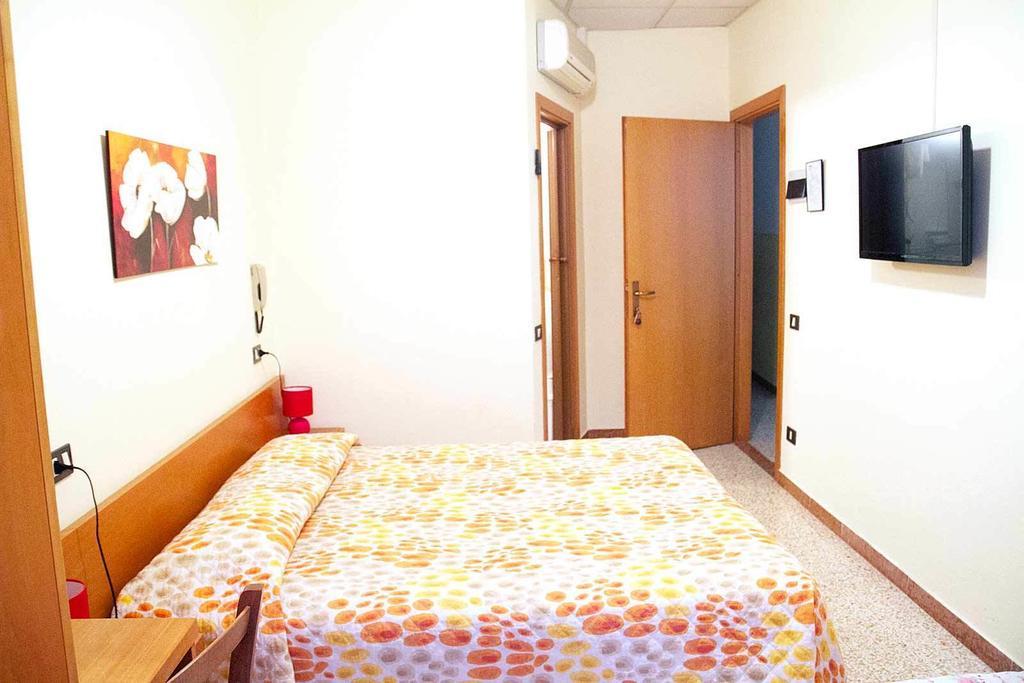 Albergo Dal Baffo Lazise Room photo
