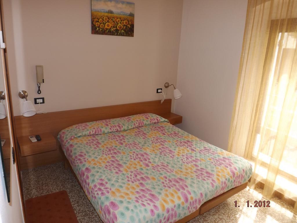 Albergo Dal Baffo Lazise Exterior photo