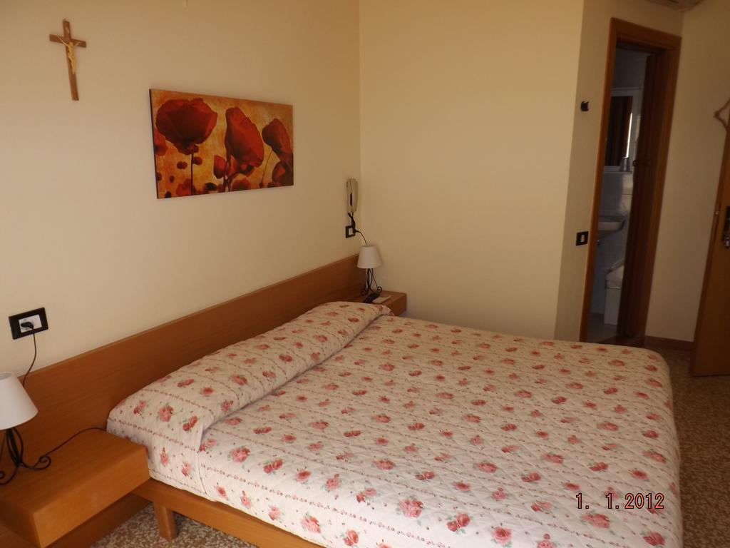 Albergo Dal Baffo Lazise Exterior photo